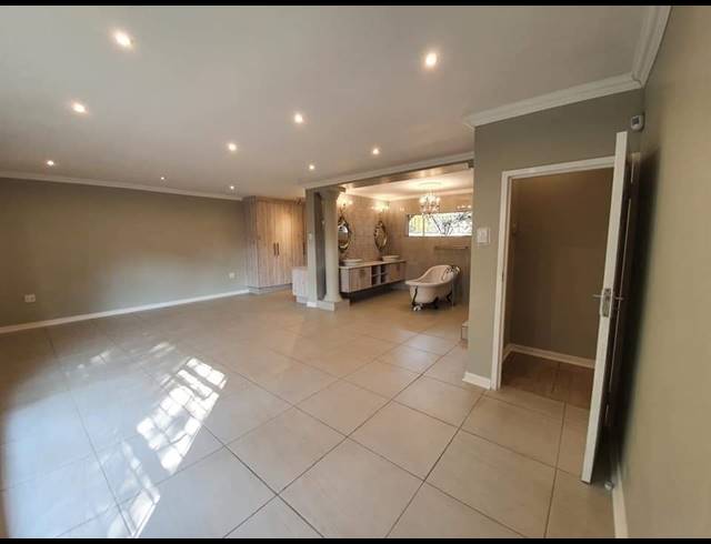 6 BEDROOM FREESTANDING RENTED IN FREEWAY PARK
